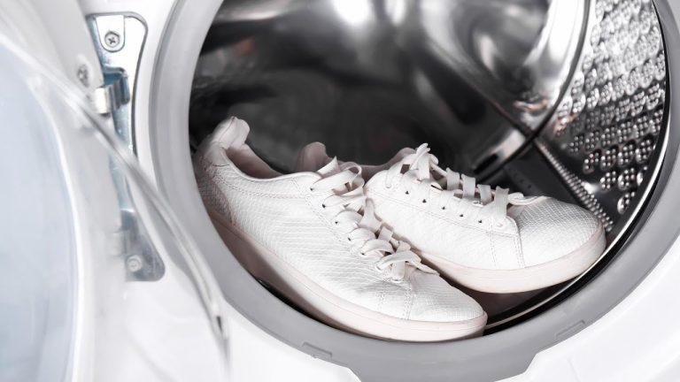 Çamaşır Makinesinde Ayakkabı Yıkamak